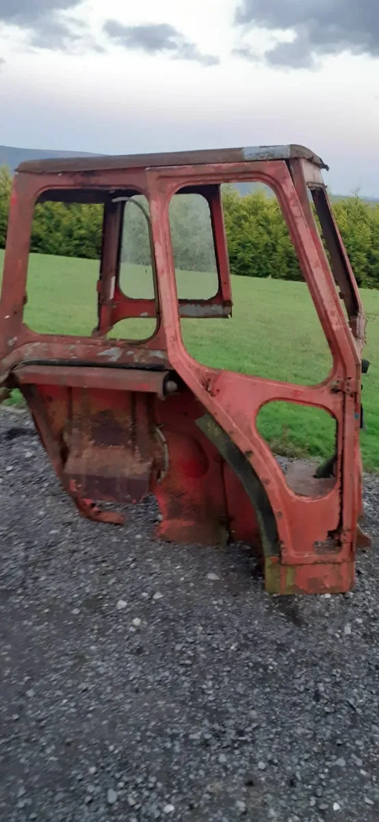For sale cab  and fertiliser spreader - Image 2