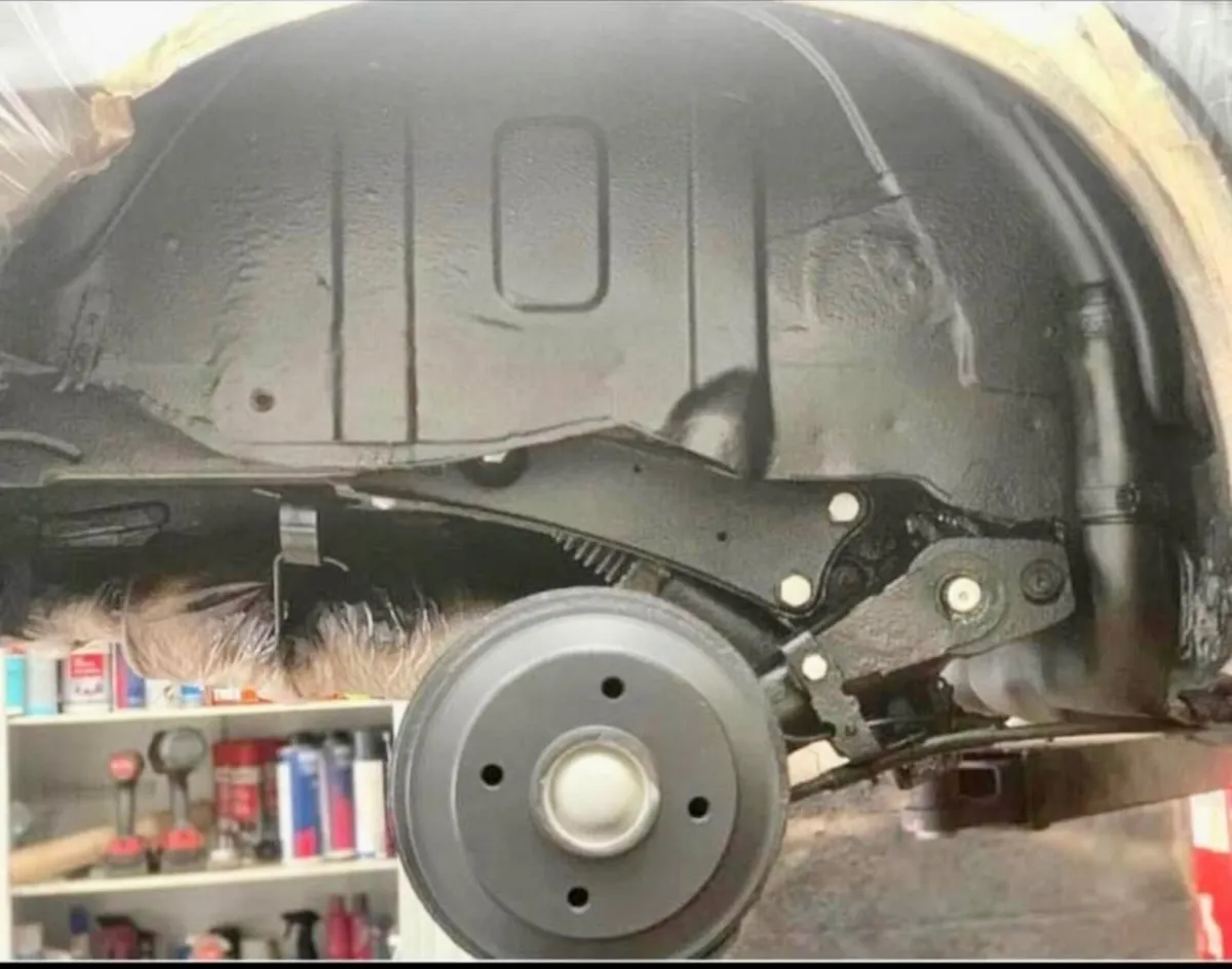 VERY RARE 1992 PEUGEOT 309 1.9 GLD-LOW MILEAGE - Image 4