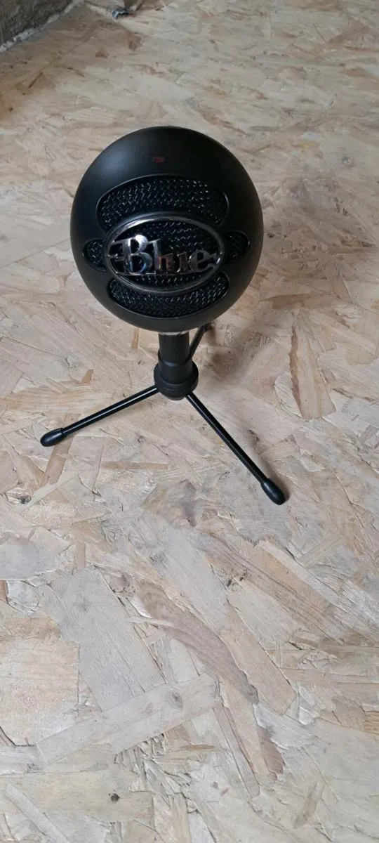Blue Snowball Microphone - Image 1