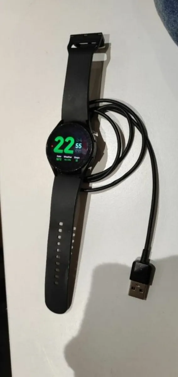 Samsung Galaxy Watch - Image 1