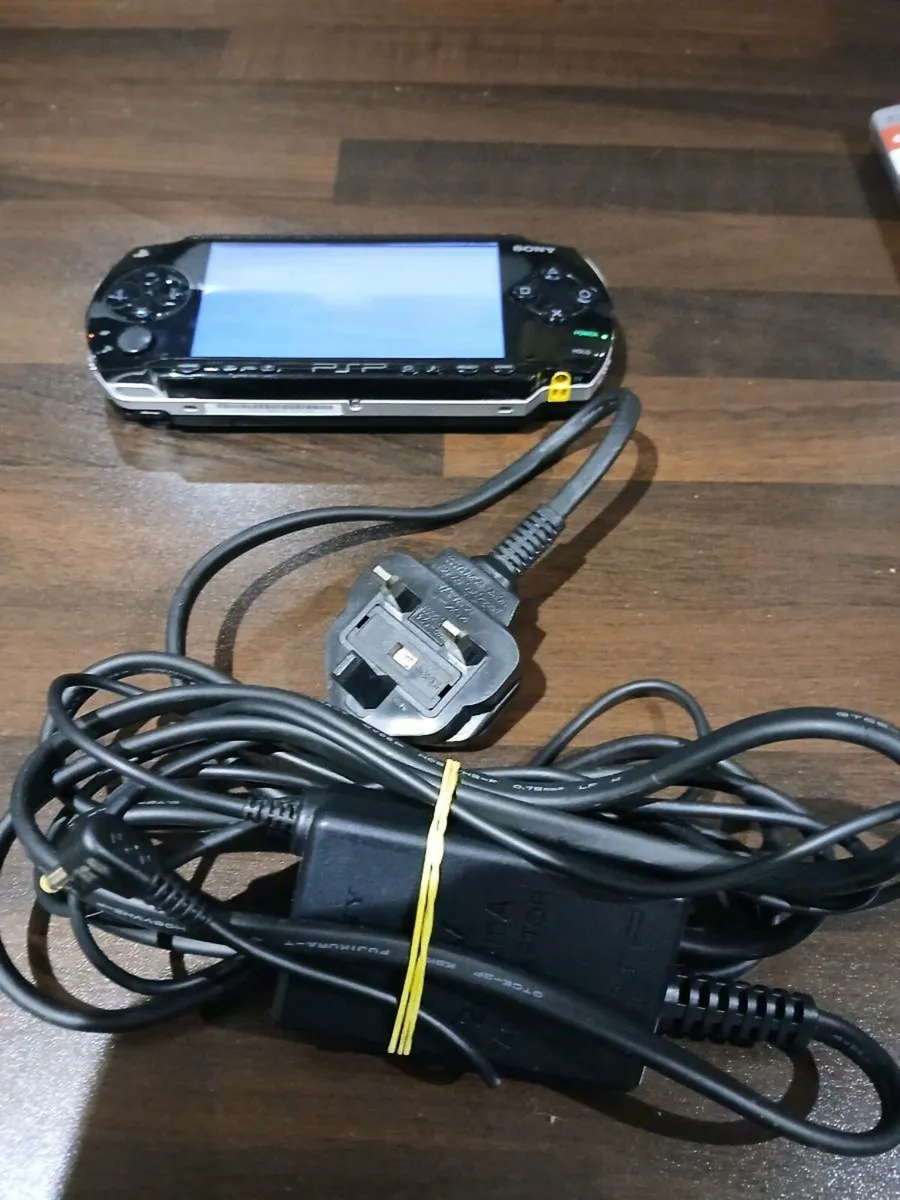 Sony PSP game system - Image 2