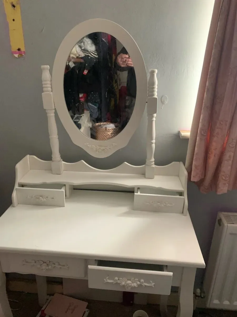 Make up table and stool - Image 2