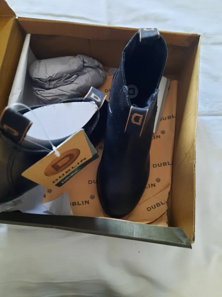 RIDING BOOTS - Image 2