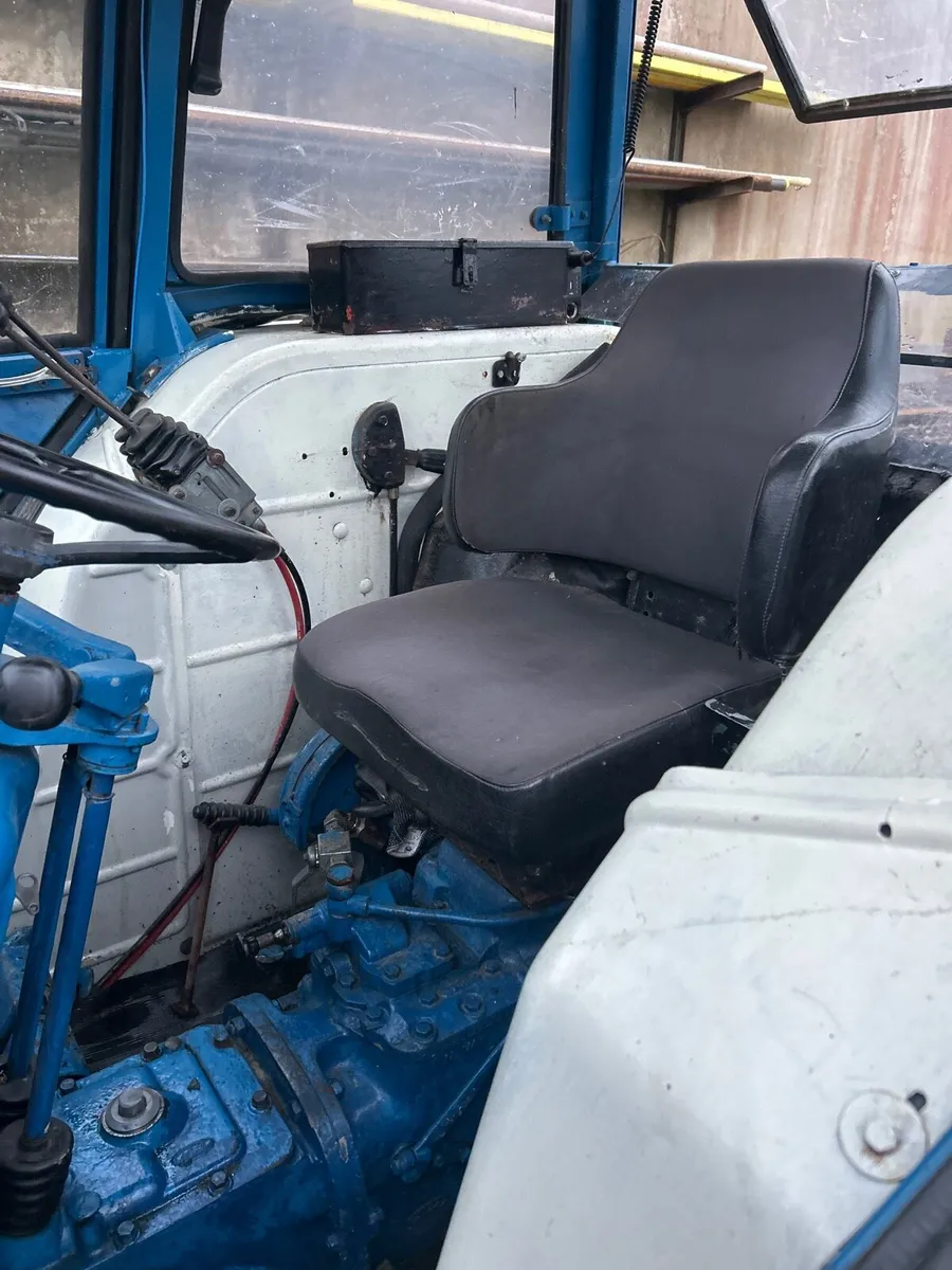 Ford 4610 tractor - Image 4