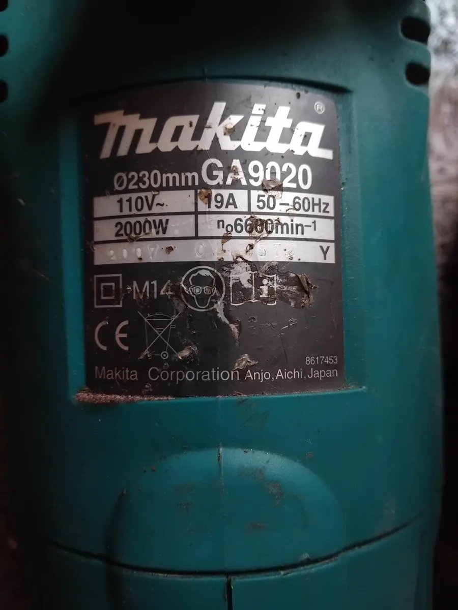 angle grinder 110v Makita - Image 4
