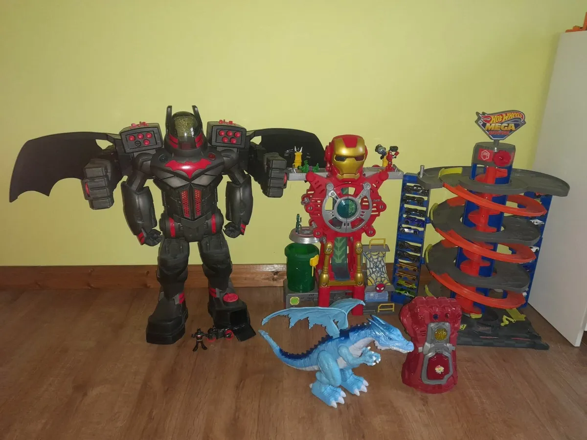 Toys batman iron man hot wheels PLEASE READ - Image 1