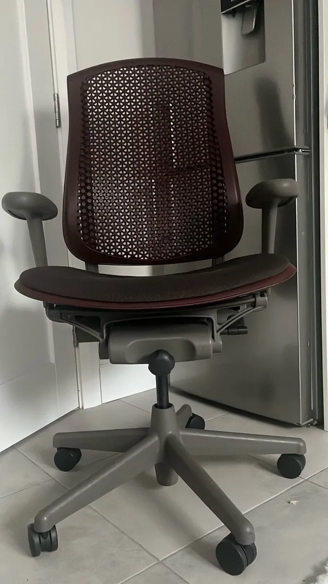 Herman Miller Celle Original-excellent condition - Image 2