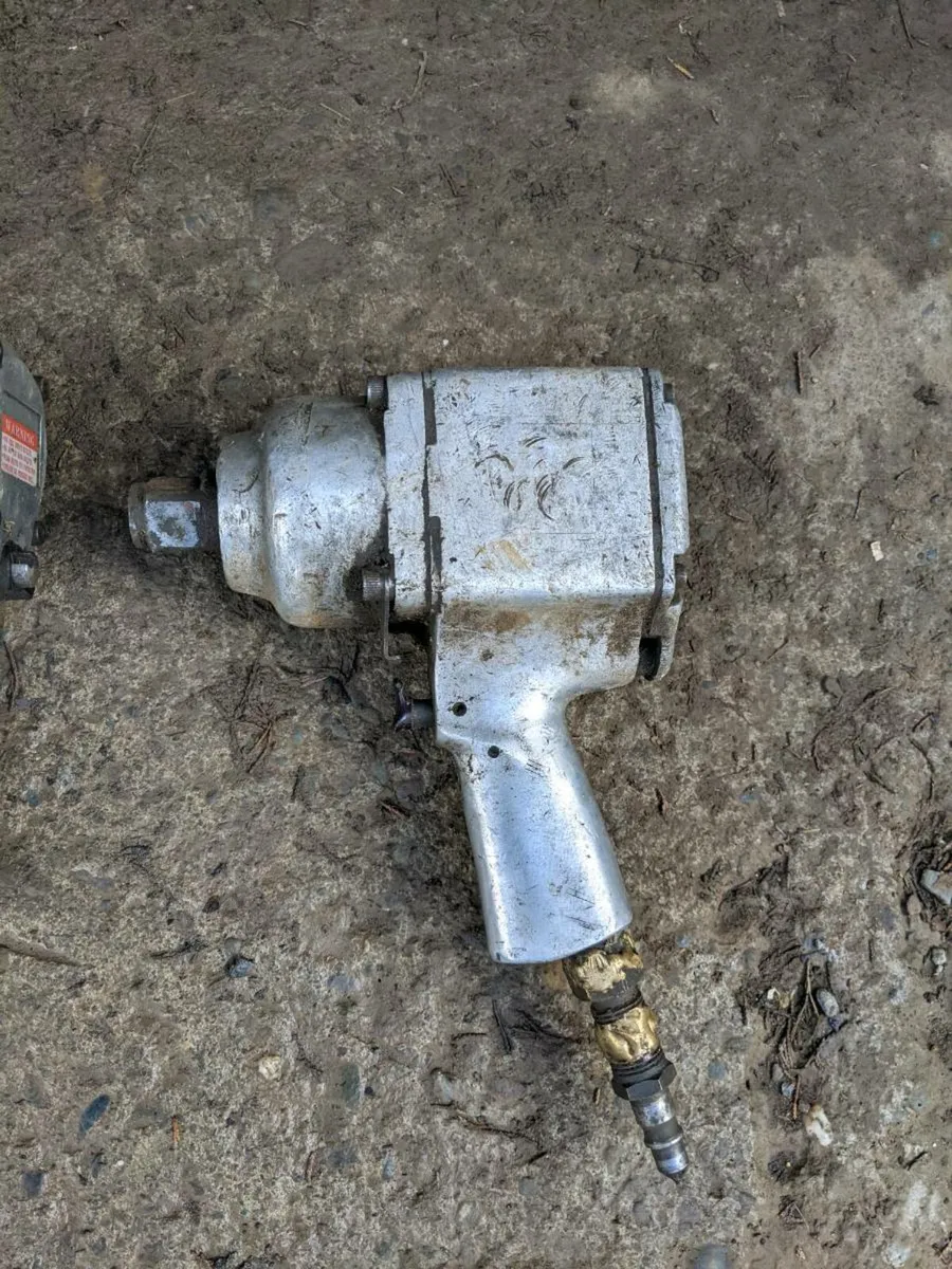 Impact guns - air and oil - Image 1