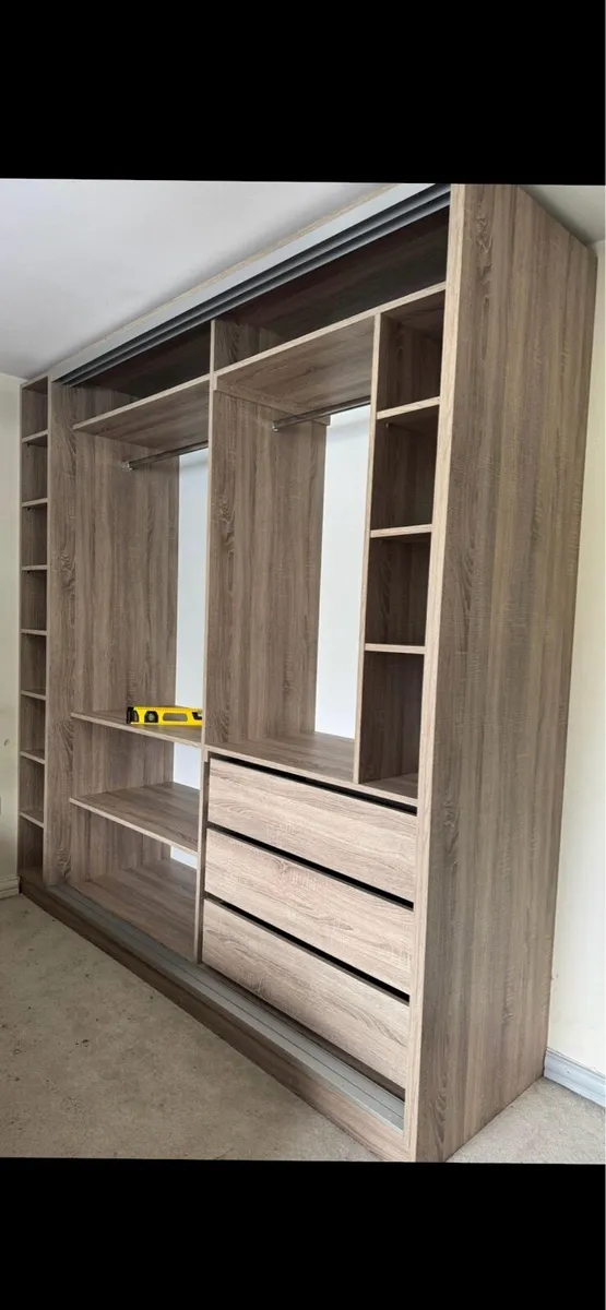Sliding wardrobes - Image 3