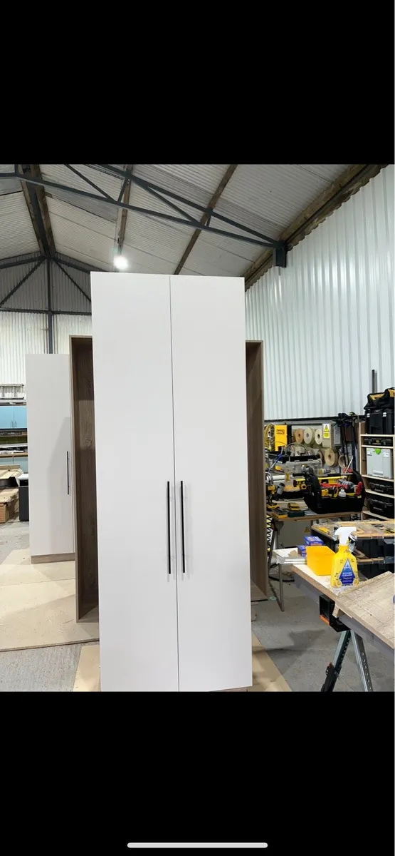 Sliding wardrobes - Image 4