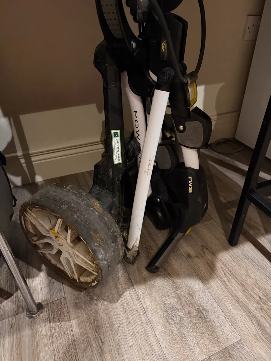 Electric golf trolley