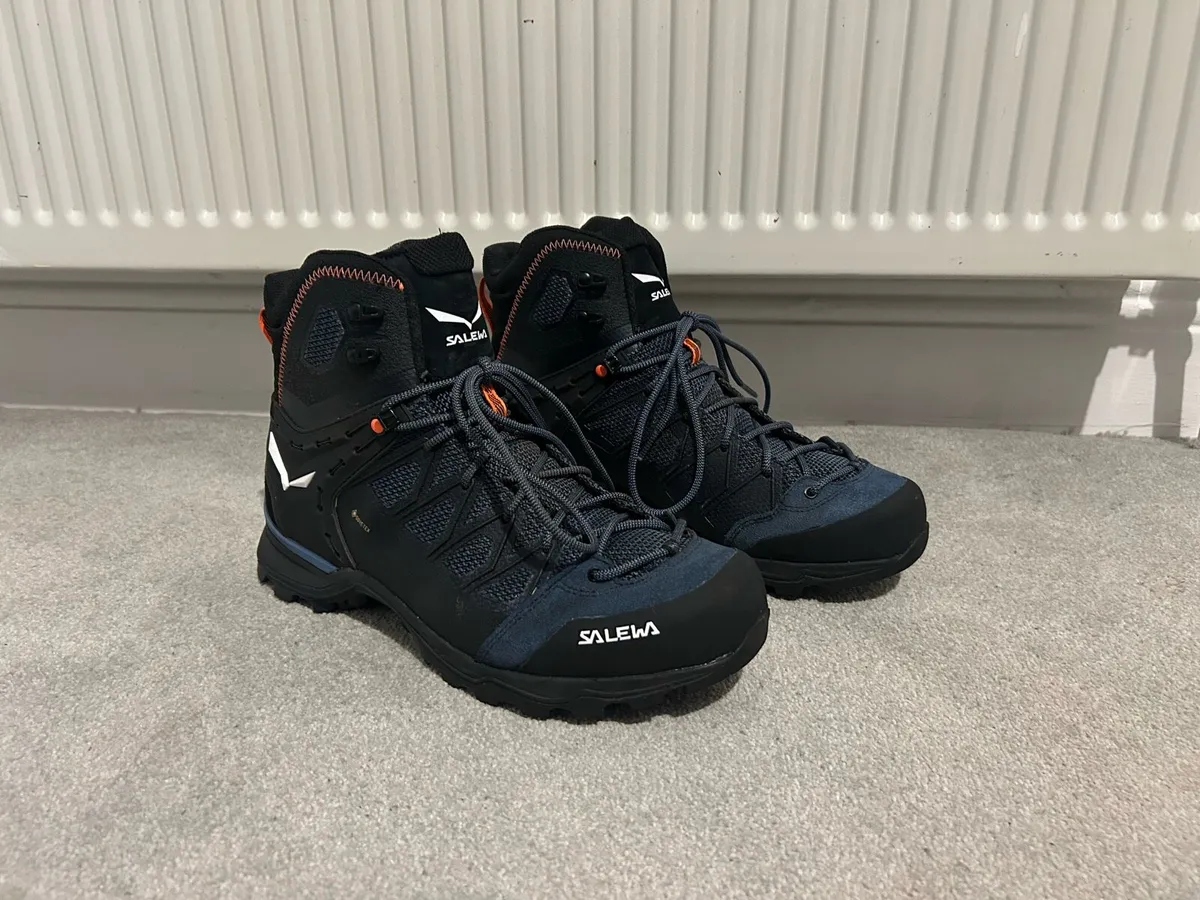 Salewa hiking boots (size uk 9.5) - Image 1