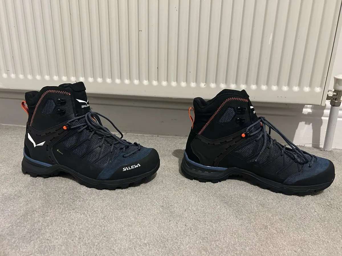 Salewa hiking boots (size uk 9.5) - Image 2