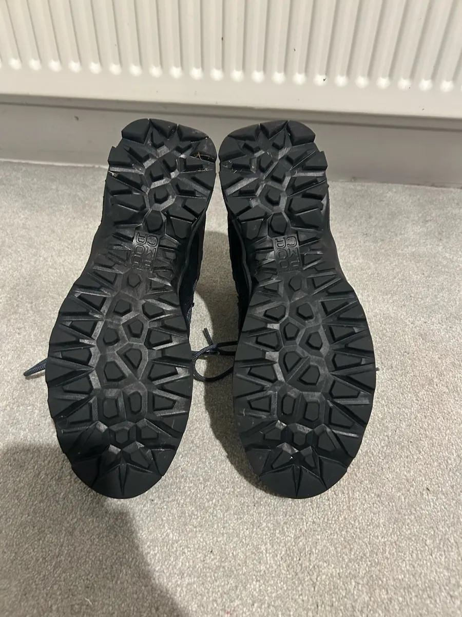 Salewa hiking boots (size uk 9.5) - Image 3