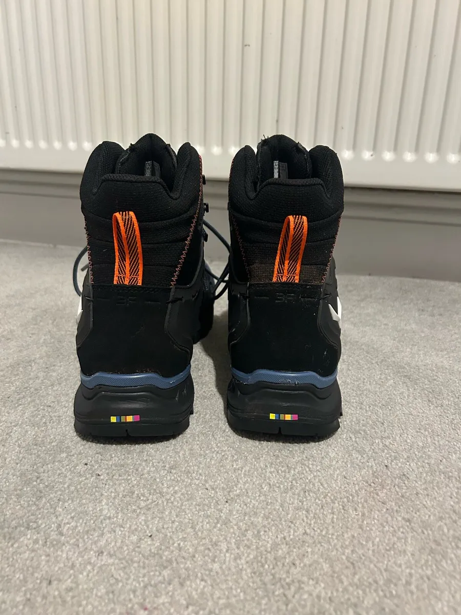 Salewa hiking boots (size uk 9.5) - Image 4