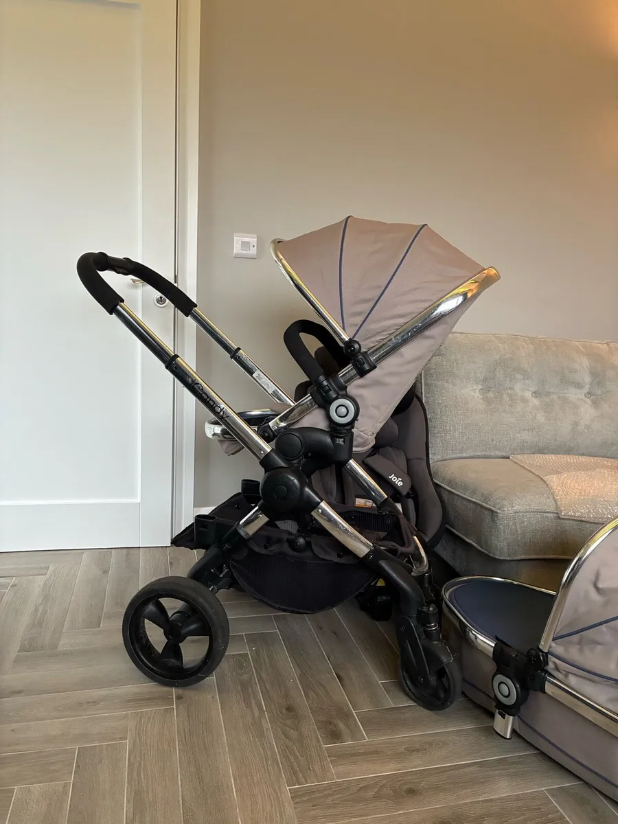 Icandy double buggy, 2 isofix station, joie seat - Image 2