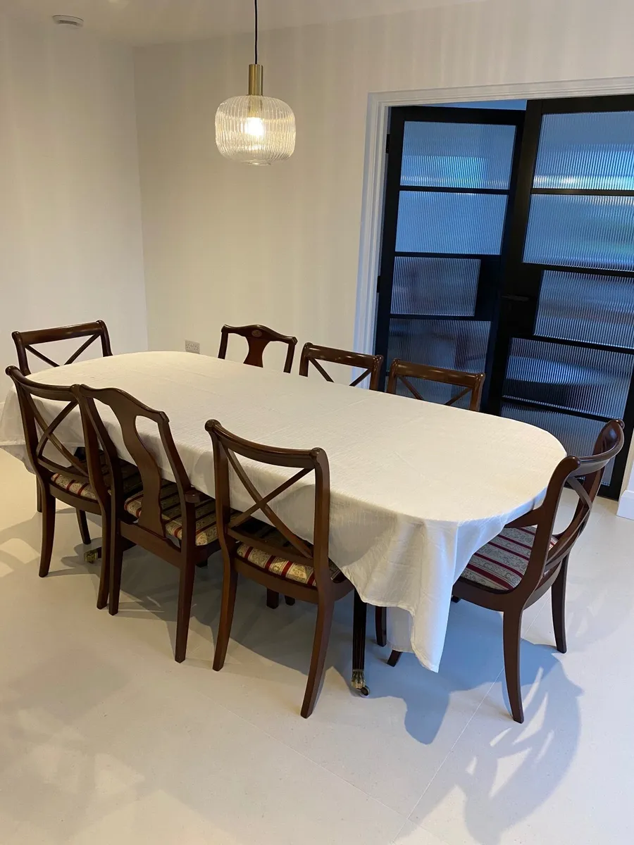 Queen Anne table and chairs - Image 3