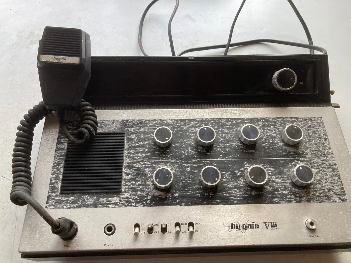 hy-gain VIII CB Station