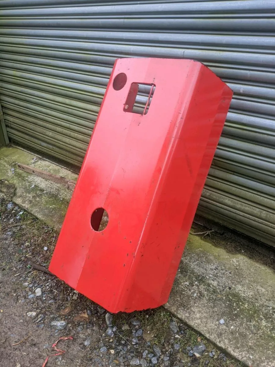 Tractor miscellaneous - Image 1