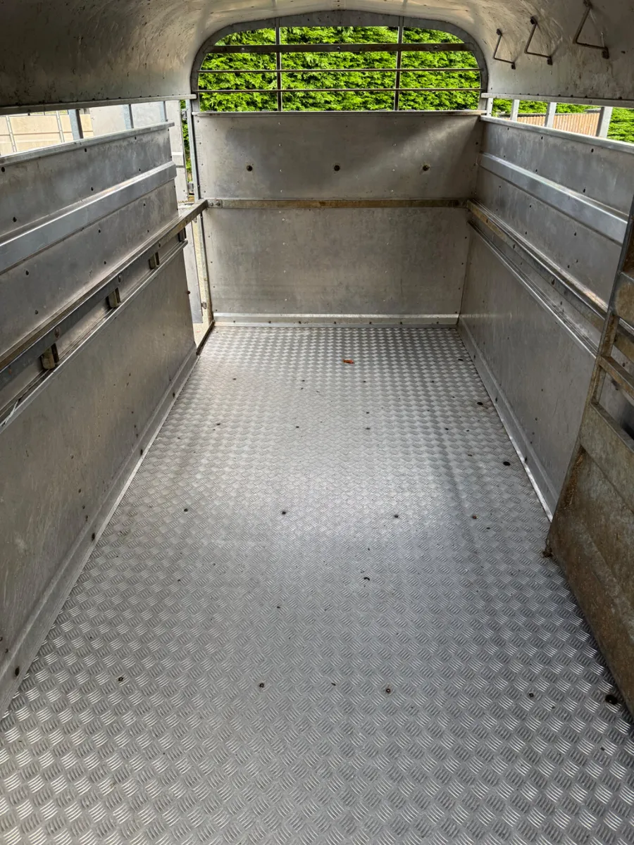 Nugent livestock trailer - Image 4