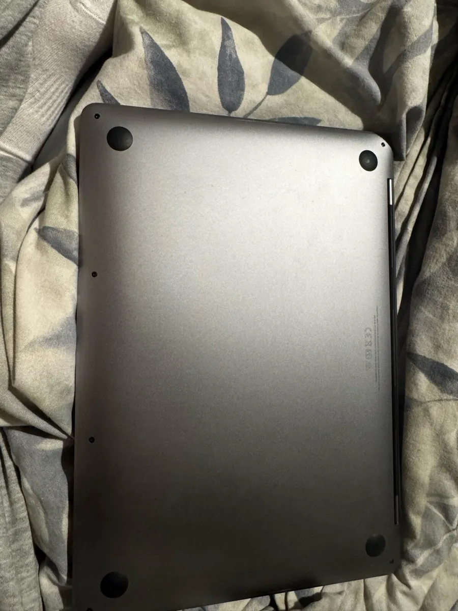 MacBook Pro 13” M2 - Image 3