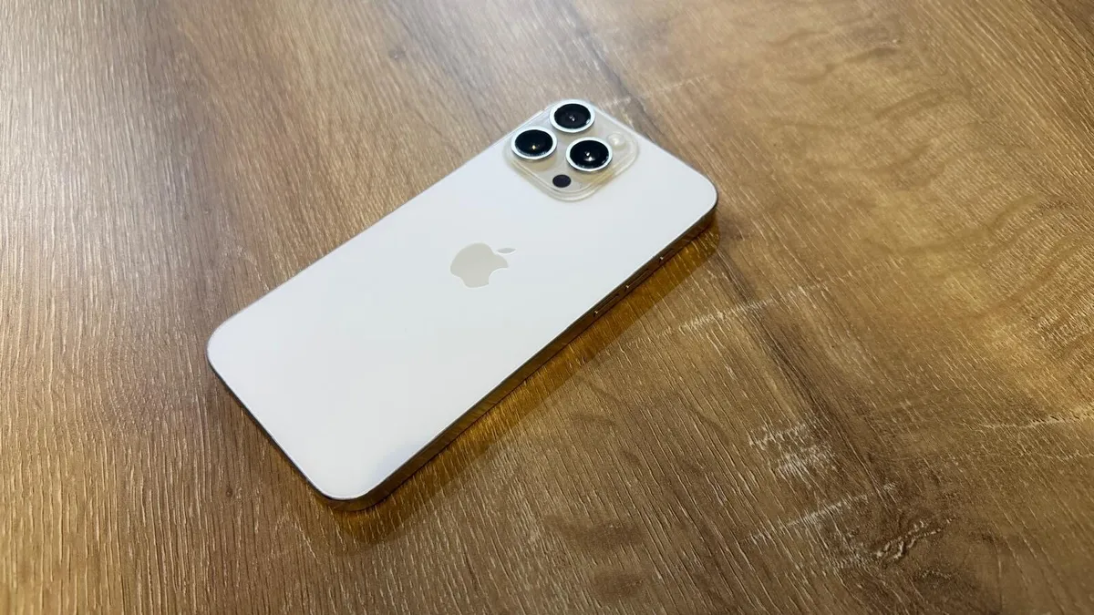 iPhone 16 Pro Max - Image 4