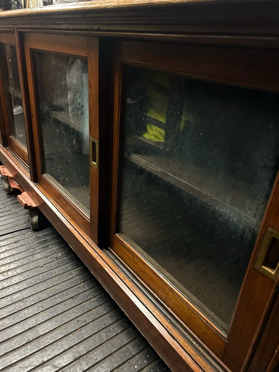 Edwardian chemist shop counter 3.6m long - Image 3