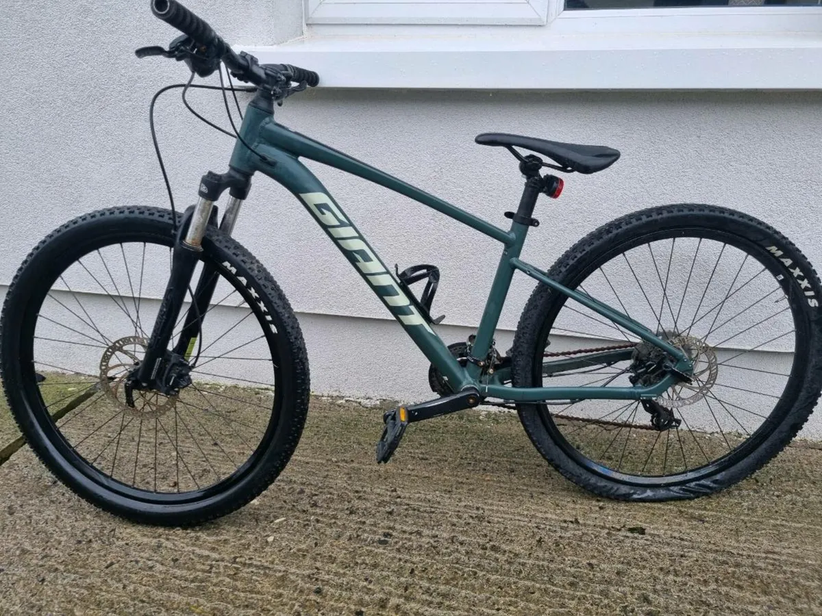 Giant talon - Image 1