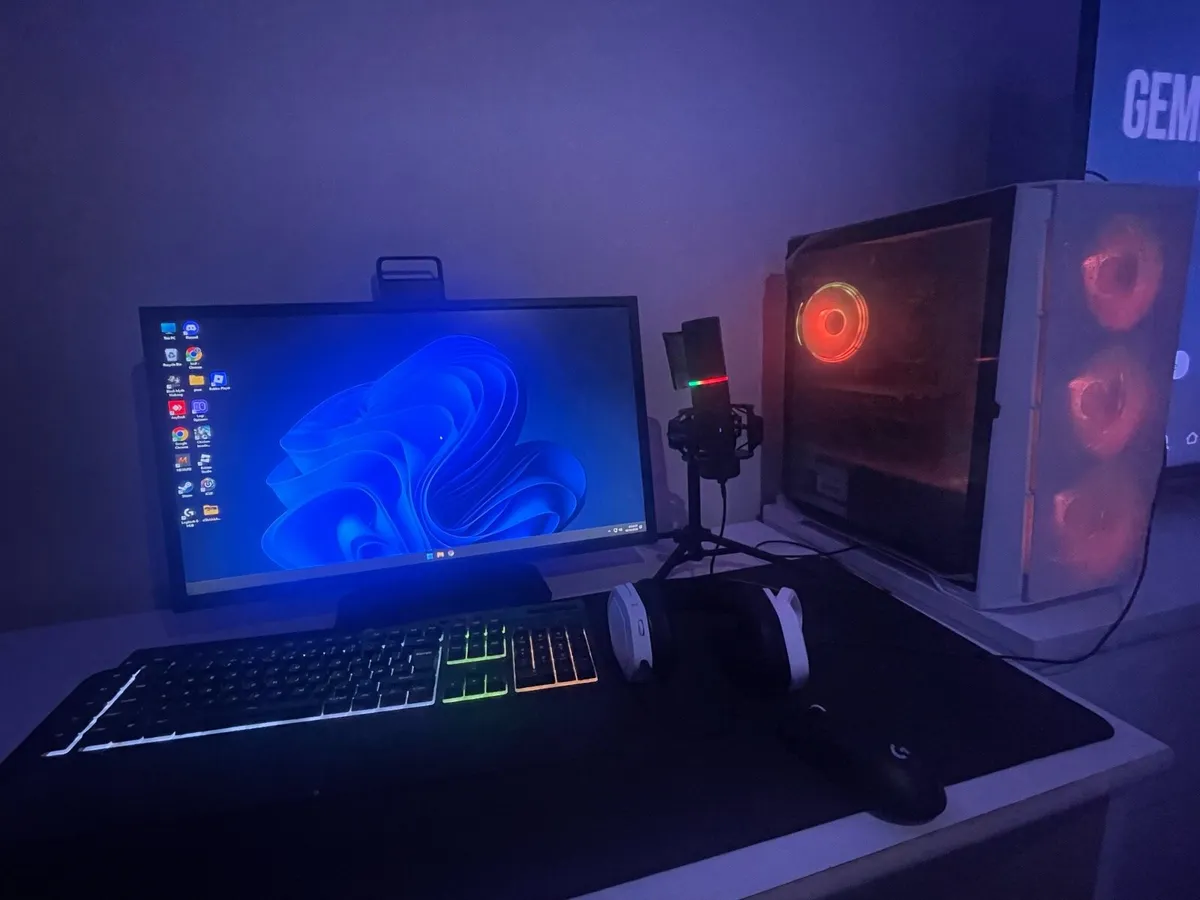 Gaming pc+monitor - Image 1