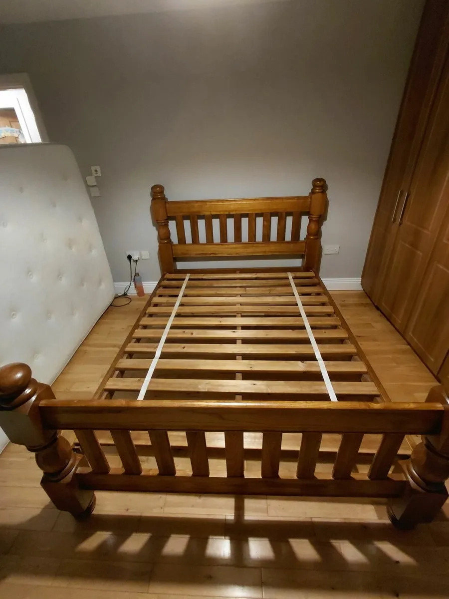 5ft Bed Frame in very good condition - Image 3