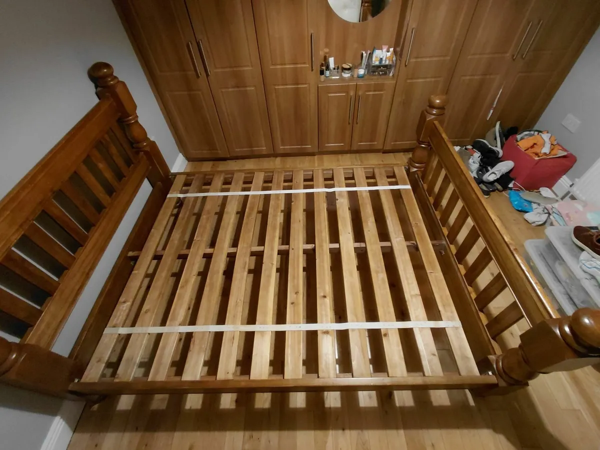 5ft Bed Frame in very good condition - Image 4