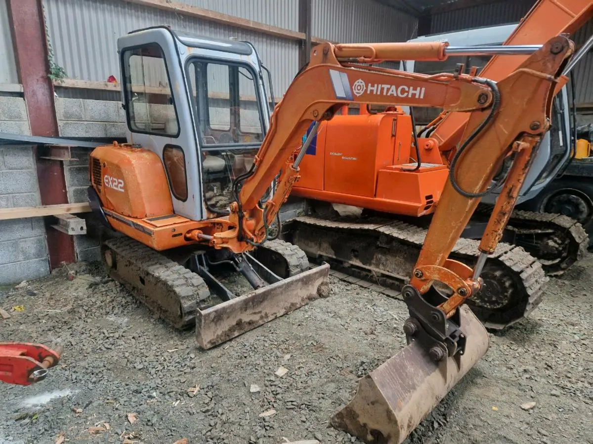 Hitachi Mini Digger - Image 1