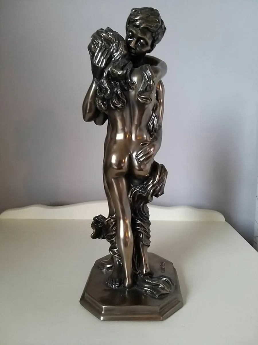 NEW Lovers Figure (VALENTINES GIFT) - Image 1