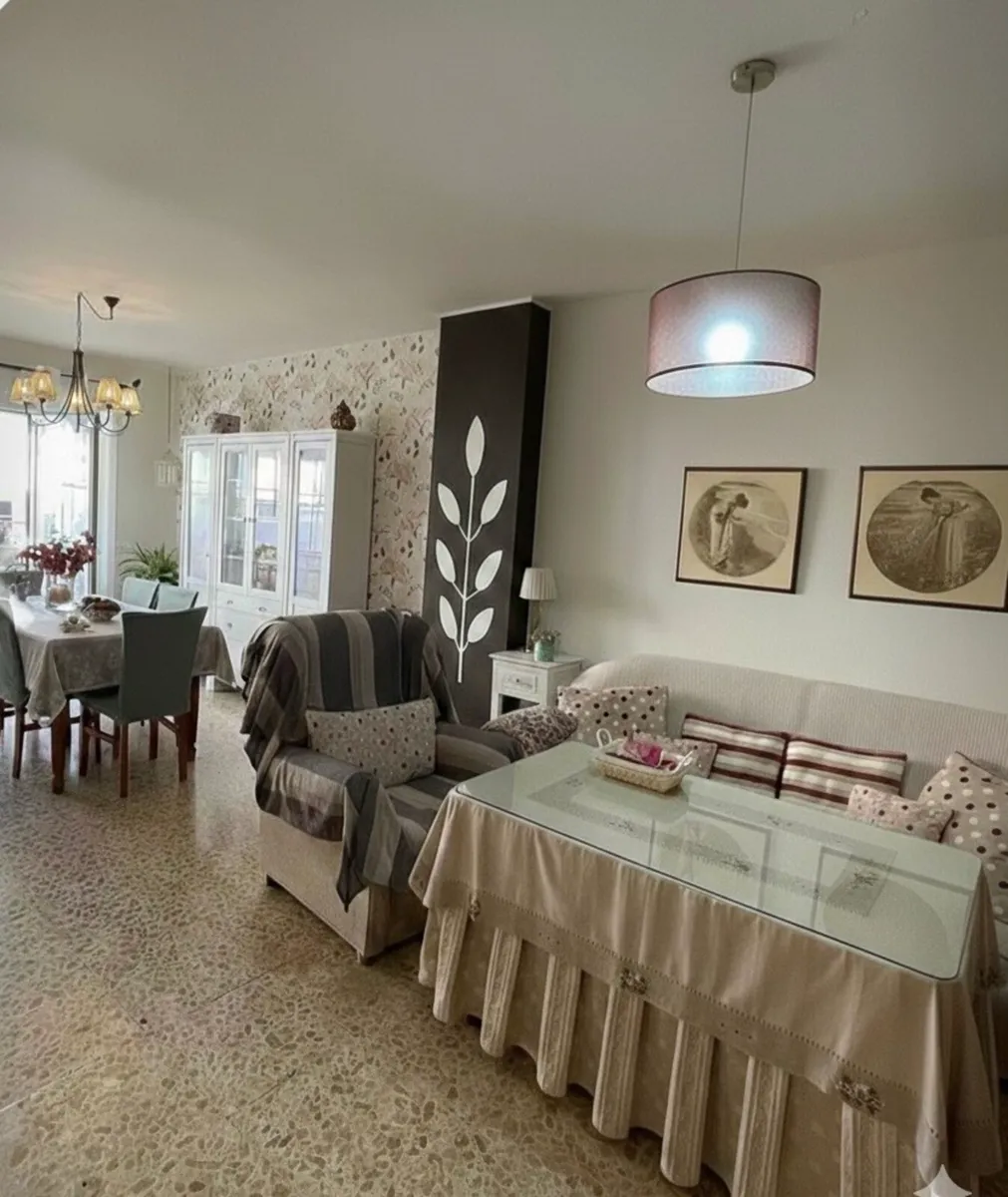 Large Apartment in Nerja, Málaga, Costa del Sol. - Image 2
