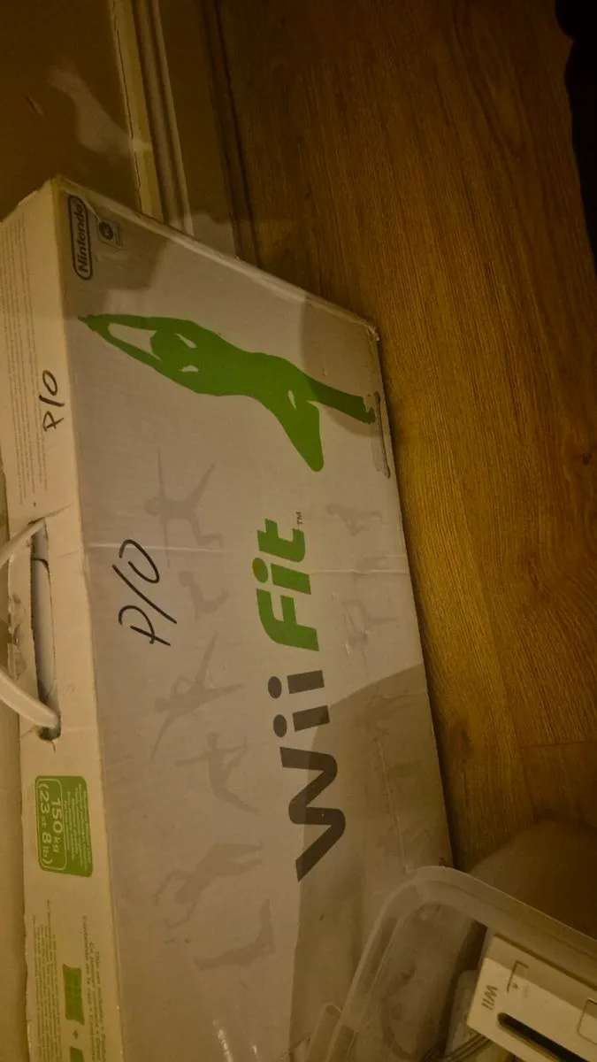 Wii Fit plus extras - Image 1