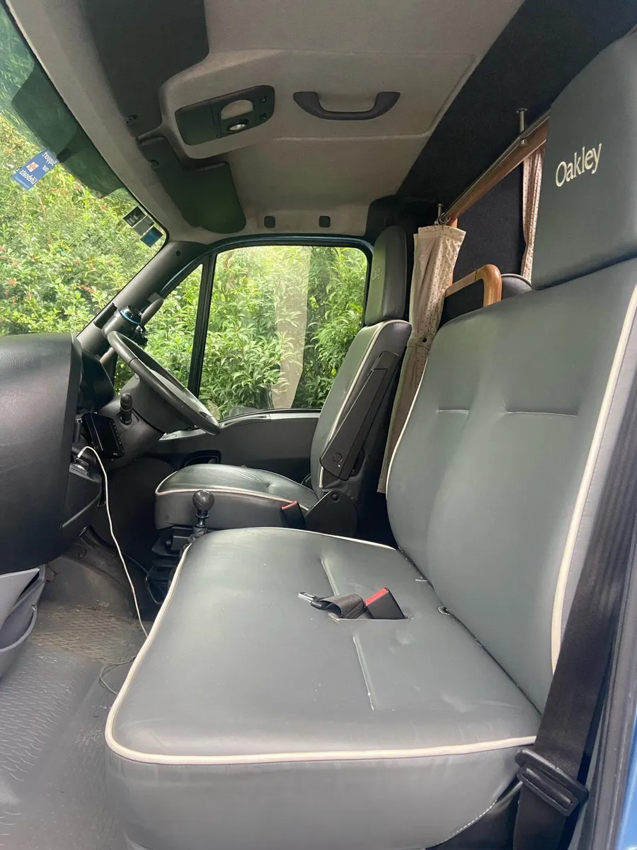 Oakley Horsebox - Image 3