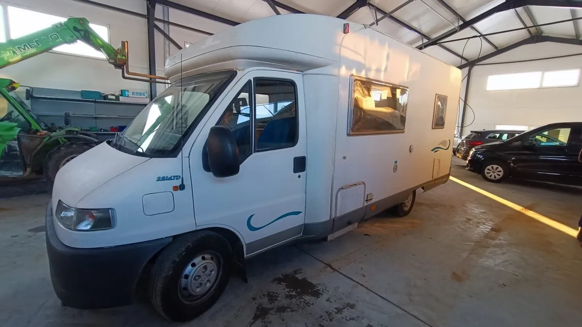 2001 Hymer Eriba 2,8 four berth low profile - Image 2