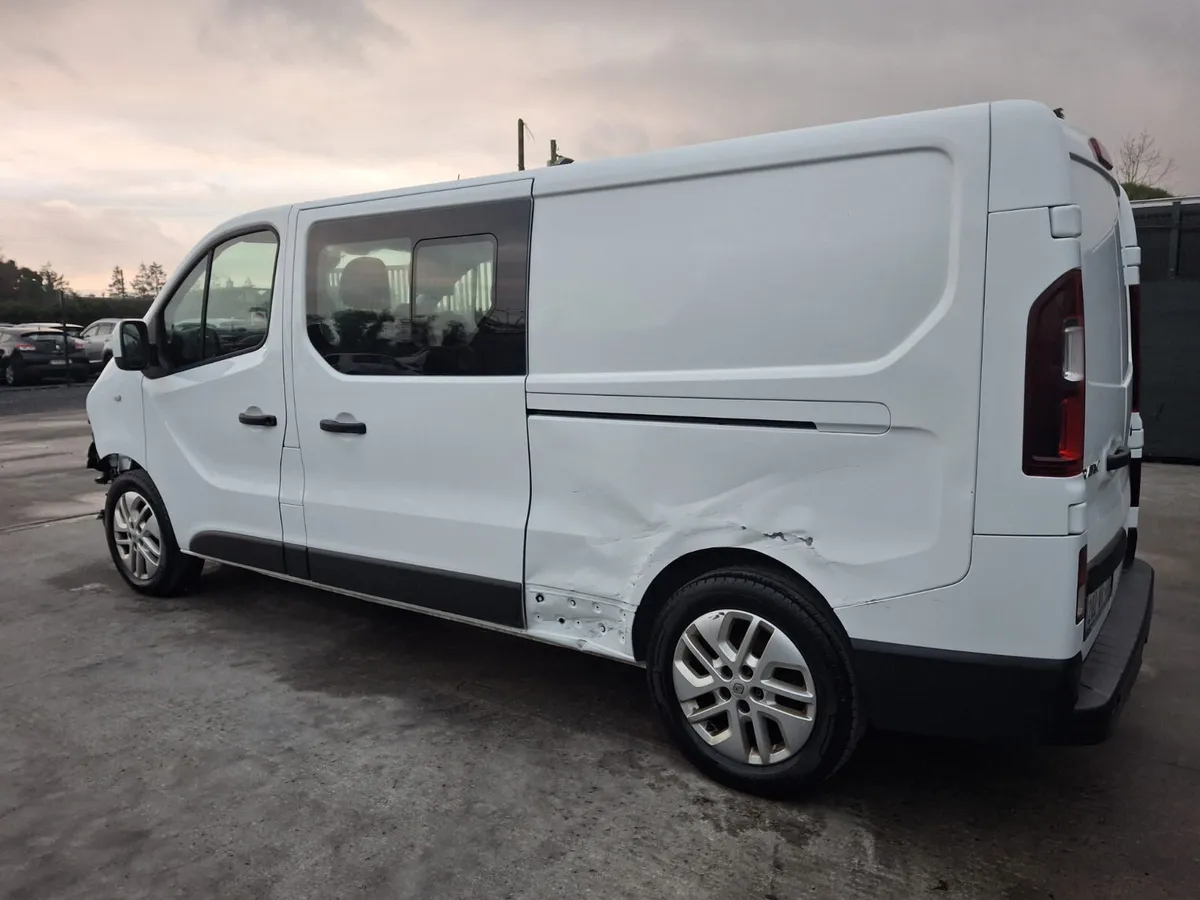 202 Renault Trafic Crew cab Sport - Image 3