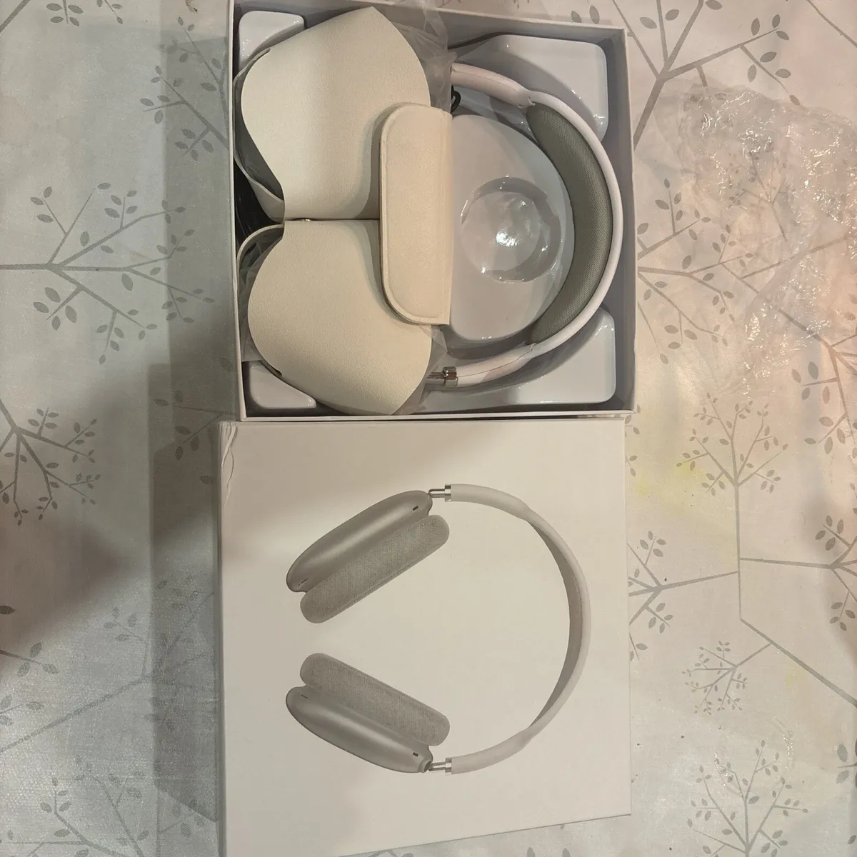 Airpods max - Image 1