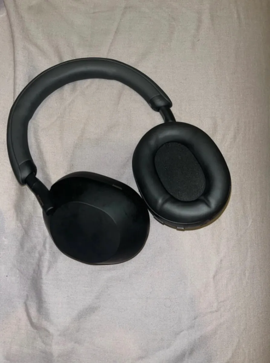 Sony WH-1000XM5 noise cancelling headphones black - Image 3