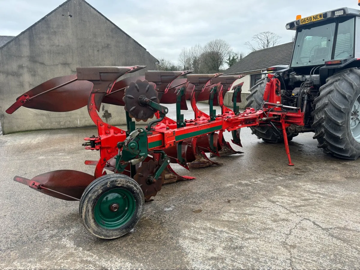Farm machinery ploughs - Image 3