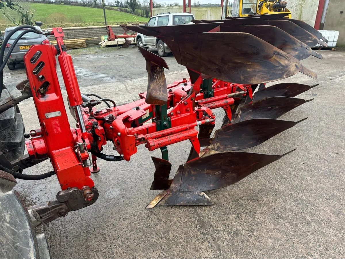 Farm machinery ploughs - Image 4