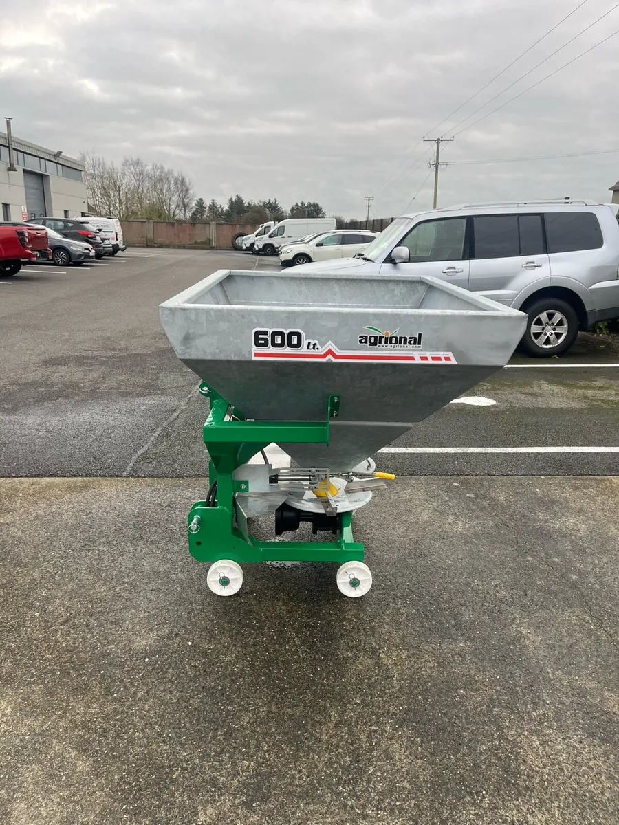 New Agrional Fertiliser Spreader - Image 2