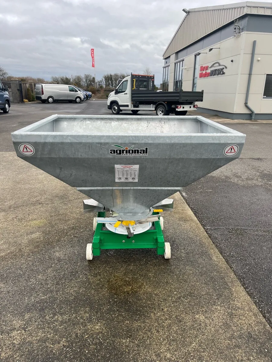 New Agrional Fertiliser Spreader - Image 1