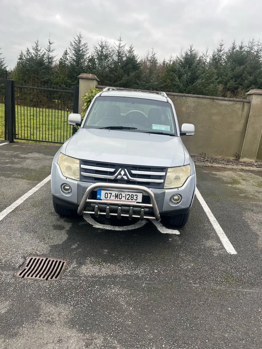 2007 Mitsubishi Pajero LWB - Image 2