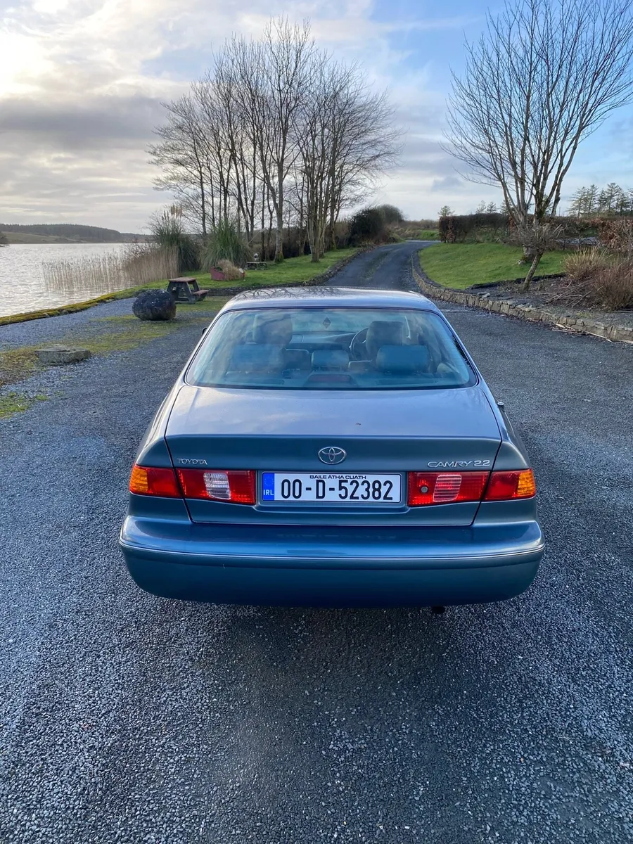 Toyota Camry - Image 3