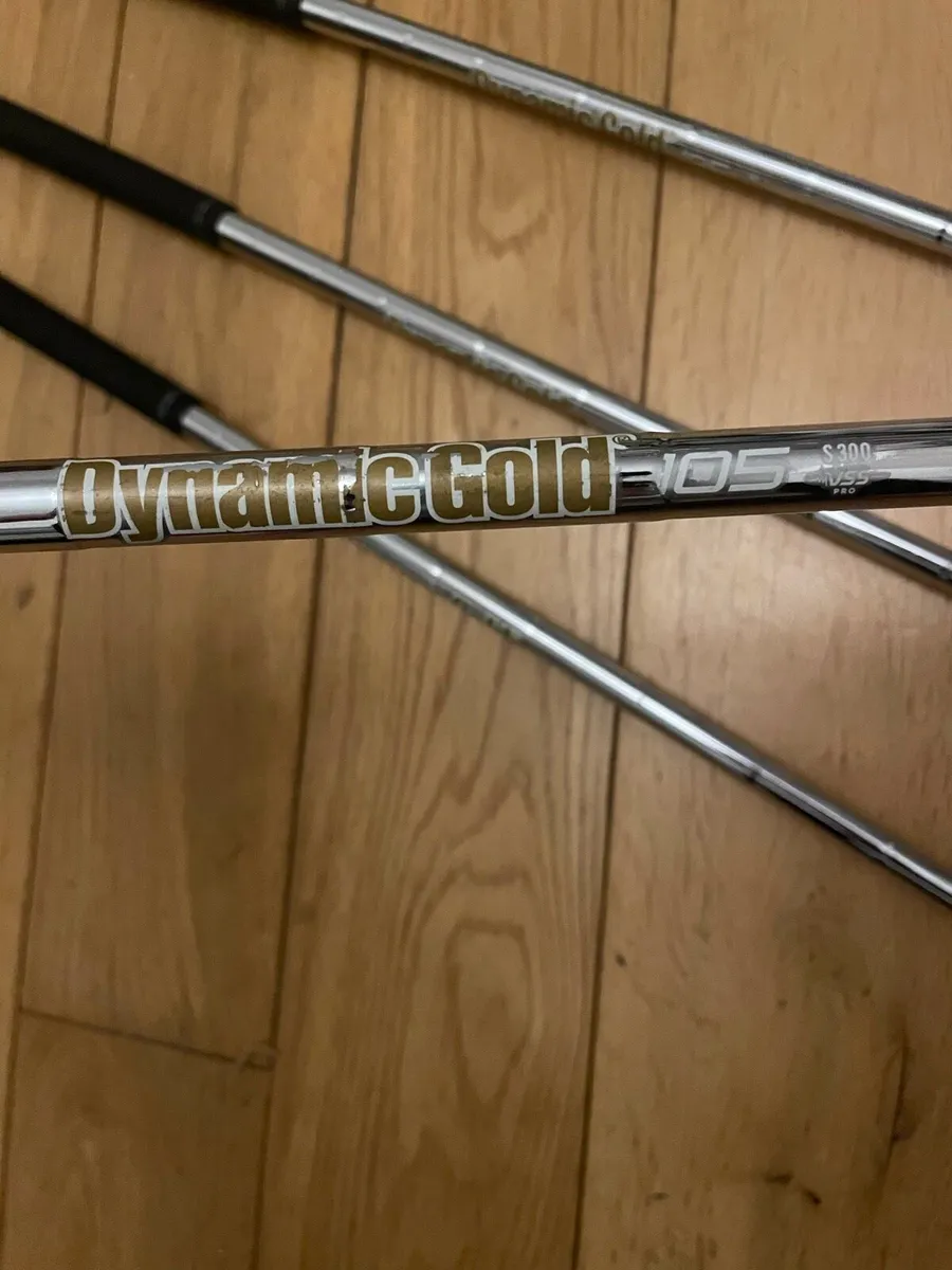 Taylor made stealth irons dynamic gold shaft - Image 2