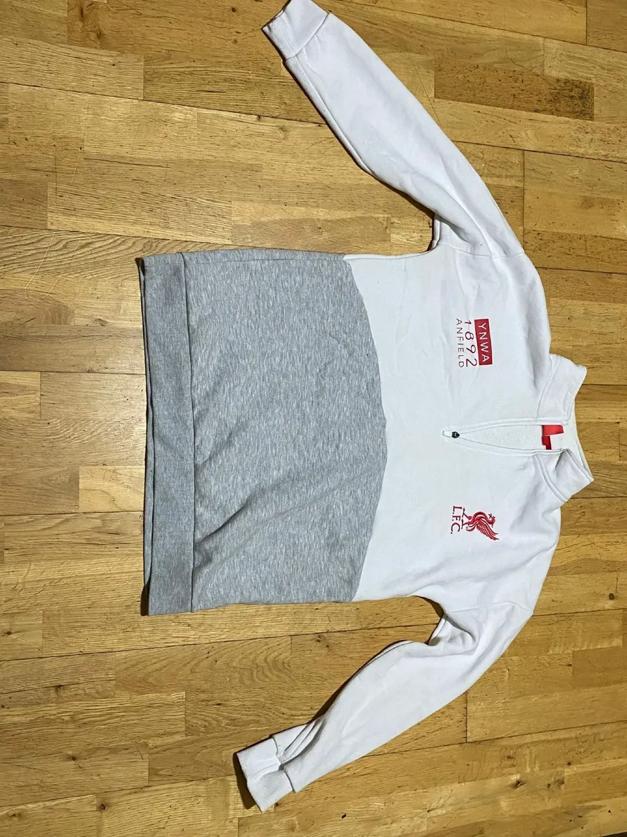 White jumper - Image 3