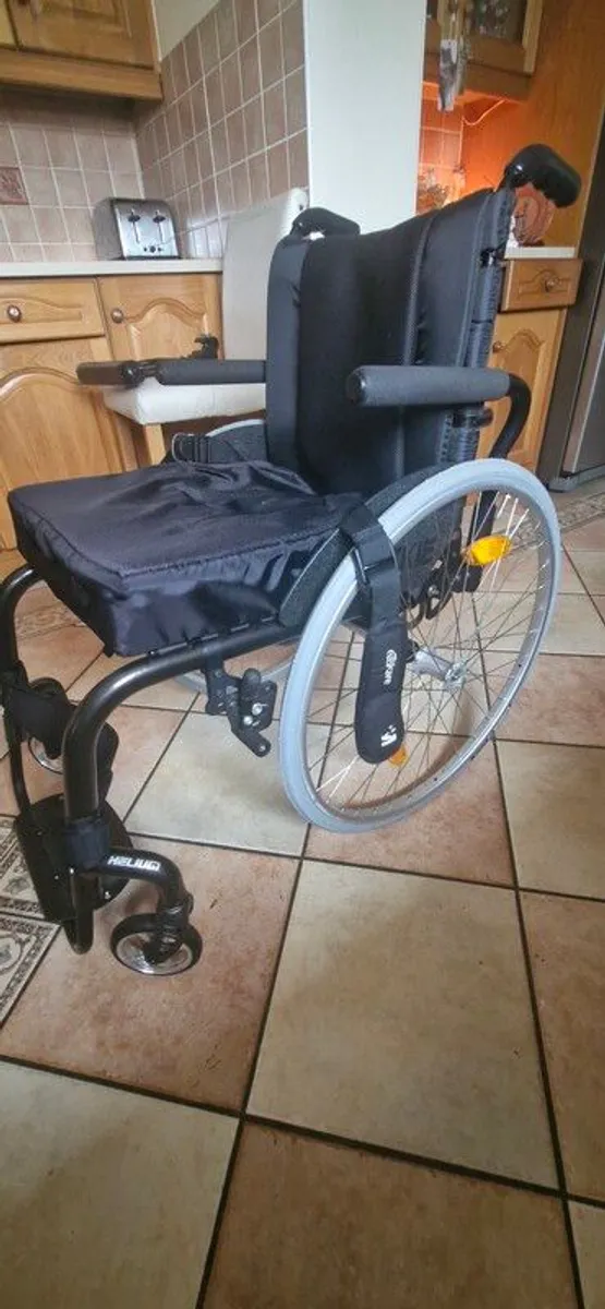 wheelchair - Image 1