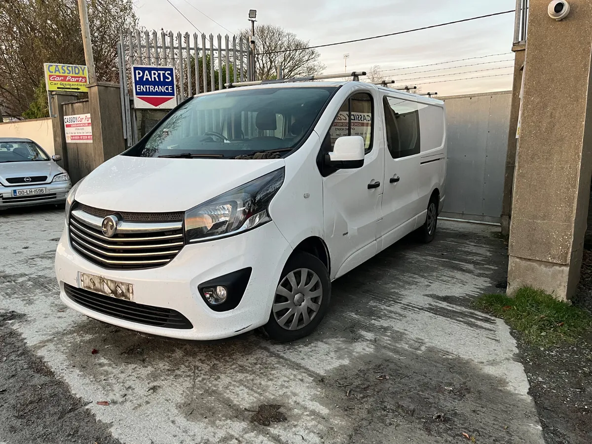 For Parts 2015 Vauxhall Vivaro crew cab - Image 3